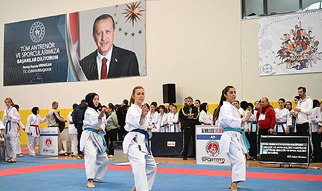 Türkiye'nin karate şampiyonası kartepe'de başladı