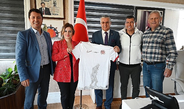 Antalyaspor heyetinden Başkan Topaloğlu'na ziyaret