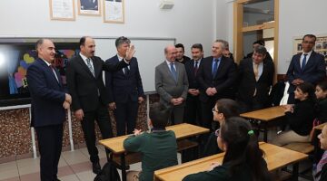Başkan Altay Karne Alan Tüm Öğrencileri Tebrik Etti