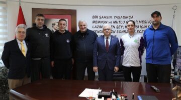 Burhaniye Belediyesi 2.Voleybol Turnuvası Katılımcılarından Başkan Deveciler'e Ziyaret