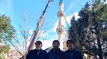 Büyükşehir, Elmalık Camii'nin minare külahını yeniledi