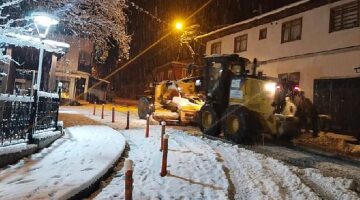 İnegöl Belediyesi Kar Yağışıyla Beraber Harekete Geçti