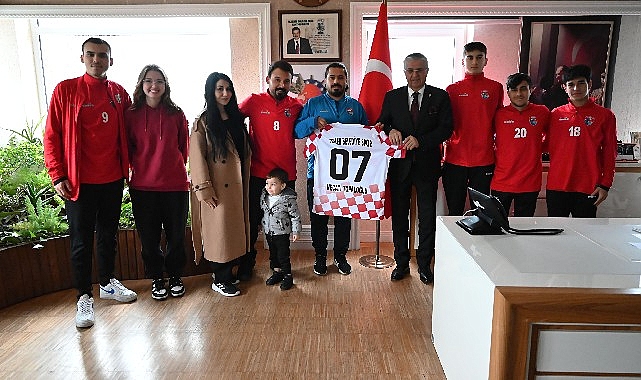 Kemer Belediyespor'dan Başkan Topaloğlu'na ziyaret