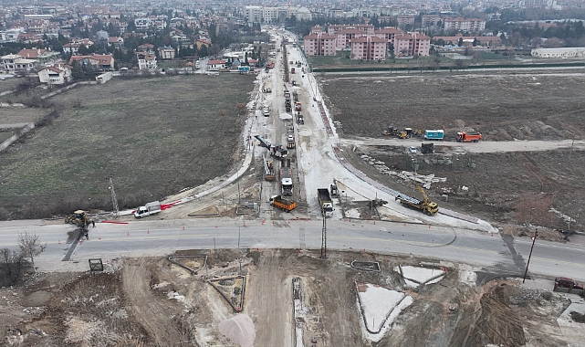 Konya Büyükşehir Necmettin Erbakan Caddesi'nde Yoğun Bir Çalışma Sürdürüyor