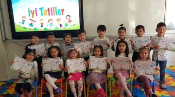 Milas Belediyesi çocuk oyun evinde karne heyecanı