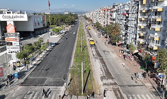 Namık Kemal Bulvarı'nda sıcak asfalt çalışmaları sürüyor