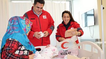 Türk Kızılay'ından Bayraklı şehir Hastanesine ziyaret
