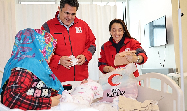 Türk Kızılay'ından Bayraklı şehir Hastanesine ziyaret