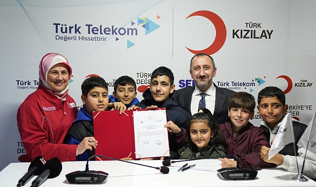 Türk Telekom ve Kızılay'dan deprem bölgesindeki öğrencilere eğitim ve teknoloji desteği
