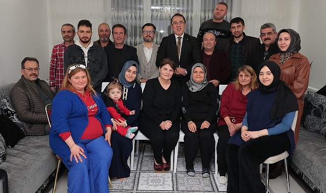 AK Parti Nevşehir Belediye Başkan Adayı Dr. Mehmet Savran, Nevşehir'de bulunan depremzede aileleri ziyaret etti