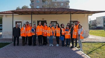 Antalya Büyükşehir sel bölgesinde vatandaşların ihtiyaçları karşılanıyor