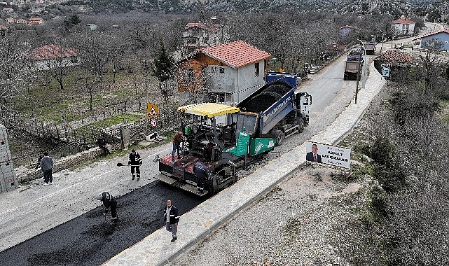 Antalya Büyükşehir'den İbradı'ya sıcak asfalt