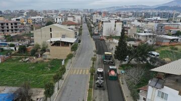 Aydın Büyükşehir Belediyesi, kent genelinde vatandaşlar için daha güvenli yollar ve konforlu yaşam alanları oluşturmaya devam ediyor