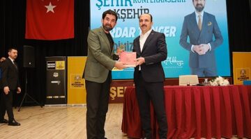 Başkan Altay Akşehir'de Düzenlenen Şehir Konferansları'na Katıldı