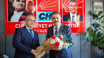 Başkan Kırgöz'ün İlçe Ziyareti Mitinge Dönüştü