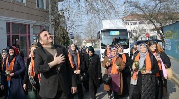 Başkan Özlü'ye Yeniköy Merkez Mahallesi'nde Sevgi Seli