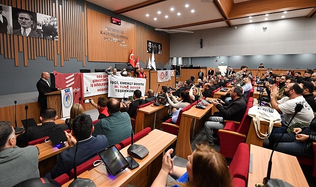 Egeşehir'de toplu sözleşme sevinci  “Son nefesime kadar emeğin hakkını koruyacağım"