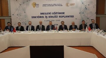 İzmir'de &apos;Mesleki Eğitimde Sektörel İş Birliği Toplantısı' Düzenlendi
