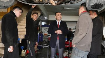 Karaman Belediye Başkanı Savaş Kalaycı, seçim kampanyası kapsamında yeni sanayi sitesindeki temaslarını sürdürdü