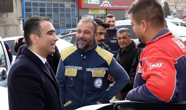 Karaman Belediye Başkanı Savaş Kalaycı'nın, yeni sanayi sitesindeki esnaf ziyaretleri devam ediyor.