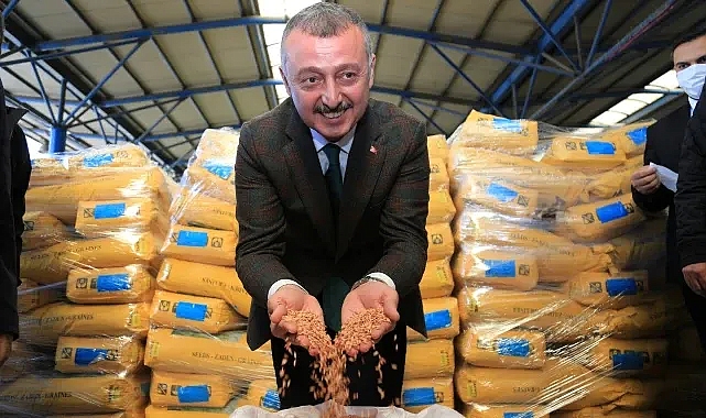 Kocaeli Büyükşehir'den çiftçilere tohum ve gübre desteği