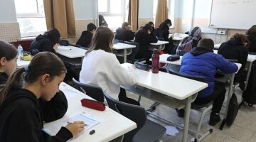 Konya Büyükşehir LGS ve TYT Öğrencilerini Sınavlara Hazırlıyor