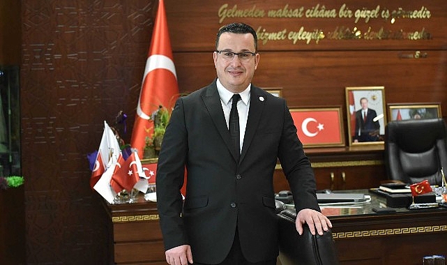 Mustafakemalpaşa Belediye Başkanı Mehmet Kanar, Berat Kandili dolasıyla yayınladığı mesajla tüm İslam âleminin kandilini kutladı
