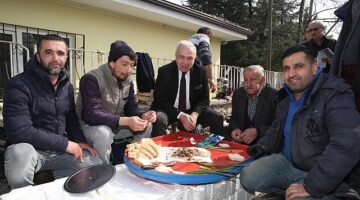 Pazarcılar öğle yemeğini Şadi Özdemir ile paylaştı