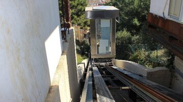 Türkbeleni'nde panoramik asansörler tamir ediliyor