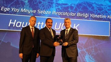 Türkiye'nin en iyi UR-GE Projesine Egeli yaş meyve sebze ihracatçıları imza attı