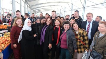 Aydın Büyükşehir Belediye Başkanı Özlem Çerçioğlu, Didim'de Ata Tohumlarından üretilen binlerce fidenin dağıtımını yaptı ve Didim Pazarı'nı ziyaret etti