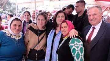 Aydın Büyükşehir Belediye Başkanı Özlem Çerçioğlu, Karacasu Pazarı'nı ziyaret ederek vatandaşlarla ve pazar esnafıyla buluştu