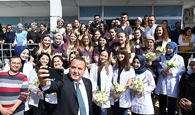 Başkan Böcek, sağlık çalışanlarının 14 Mart Tıp Bayramı'nı kutladı