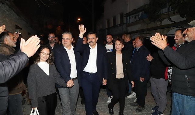 Başkan Kırgöz'ün 1300 araçla çıkarma yaptığı Bademli ziyareti büyük mitinge dönüştü