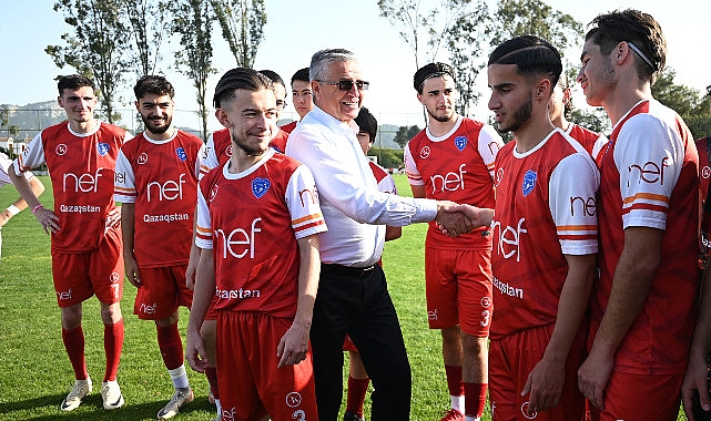 Başkan Topaloğlu'ndan futbolculara ziyaret