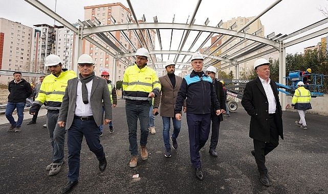 Beylikdüzü Belediye Başkanı Mehmet Murat Çalık, yapımında sona yaklaşılan Aziz Sancar Bilim ve Sanat Merkezi ile pazar yeri inşaatında incelemelerde bulundu