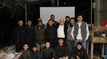 Burhaniye Belediye Başkan Adayı Ali Kemal Deveciler Kuyumcu Mahallesi'nde bir araya gelerek mahalle sakinleriyle önemli bir buluşma gerçekleştirdi