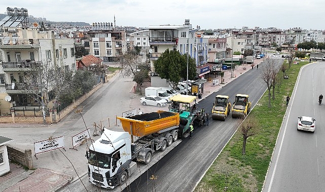 Büyükşehir'den Ceyhan Caddesi'ne sıcak asfalt