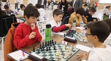 Çanakkale Şehitlerini Anma Satranç Turnuvası'na Yoğun İlgi
