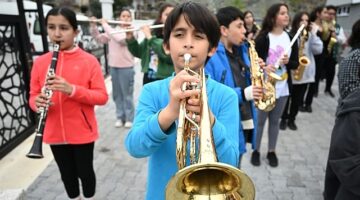 Geleceğin müzisyenleri İstiklal Marşı'mızı seslendirdi