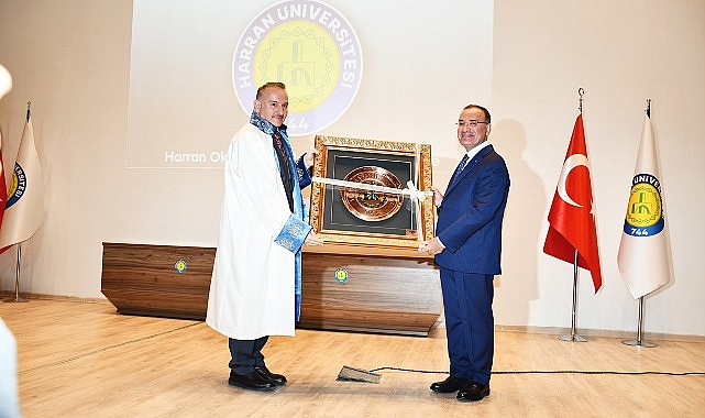 Harran Üniversitesinin Başarılı Akademisyenleri Ödüllendirildi