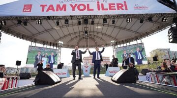 İstanbul Büyükşehir Belediye (İBB) Başkanı Ekrem İmamoğlu, Beylikdüzü Belediye Başkanı Mehmet Murat Çalık ile Beylikdüzü'nde halkla buluştu
