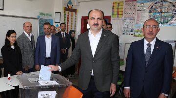 Konya Büyükşehir Belediye Başkanı Uğur İbrahim Altay, 31 Mart Mahalli İdareler Genel Seçimleri İçin Oyunu Kullandı