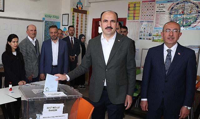 Konya Büyükşehir Belediye Başkanı Uğur İbrahim Altay, 31 Mart Mahalli İdareler Genel Seçimleri İçin Oyunu Kullandı