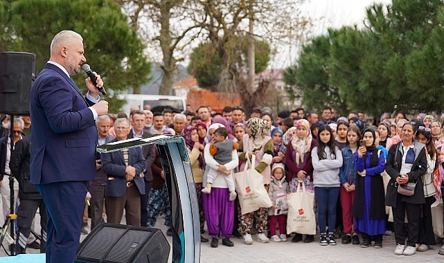Menemen Belediye Başkanı Aydın Pehlivan, Çukurköy'de dört açılış birden yaptı