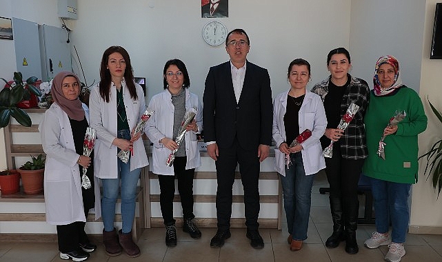 Nevşehir Belediye Başkanı Dr. Mehmet Savran, sağlık kuruluşlarını ziyaret ederek sağlık çalışanlarının 14 Mart Tıp Bayramı'nı kutladı