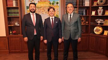 Sağlık Bakan Yardımcısı Huzeyfe Yılmaz, Nevşehir Belediye Başkanı Dr. Mehmet Savran'ı ziyaret etti