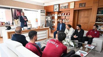 Şampiyon, Kemer 2020 Futbol Kulübü'nden Başkan Topaloğlu'na ziyaret
