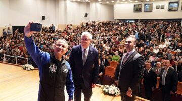 Sanayi ve Teknoloji Bakanı Kacır ile Türkiye'nin ilk astronotu Gezeravcı, EÜ'ye konuk oldu