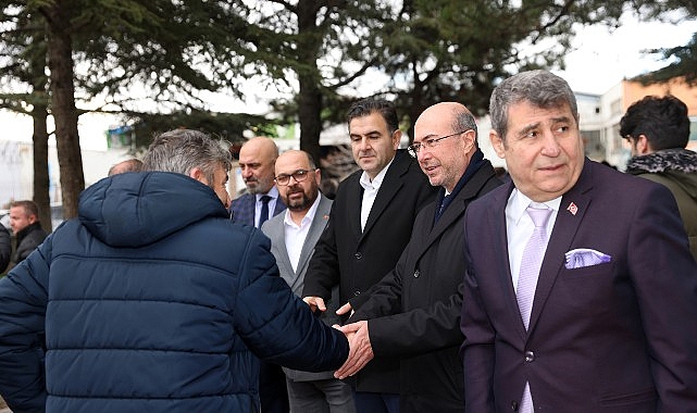 Selçuklu Belediye Başkanı Ahmet Pekyatırmacı Cuma Buluşmaları kapsamında Horozluhan Mahallesi 1. Organize Sanayi Saray Camii'nde vatandaşlarla buluştu